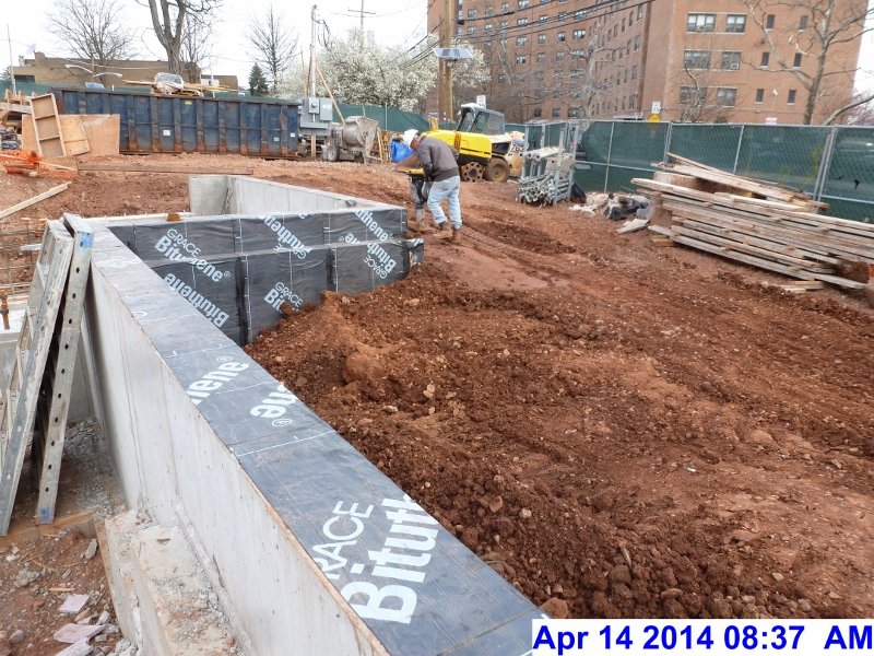 Compacting soil along L line  founation wall Facing North-East (800x600)